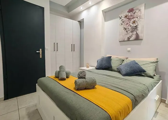 The Cozy Nest In Rhodes Town
